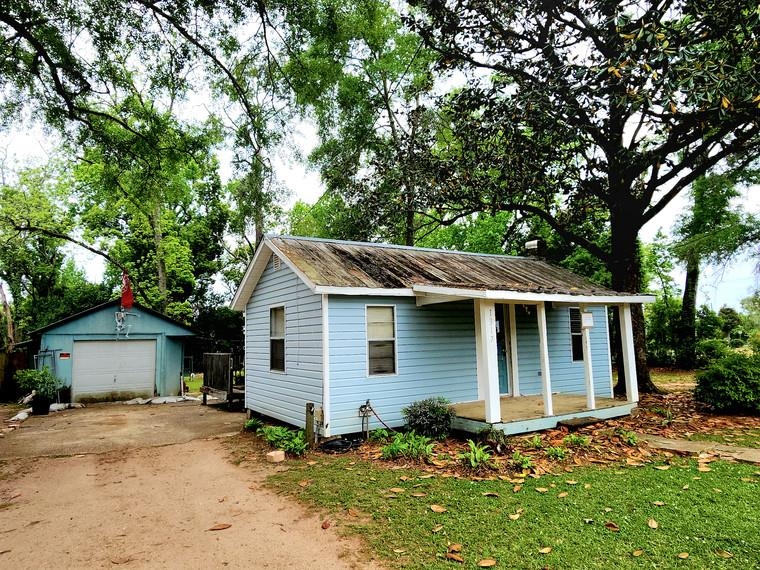 1317 LAKE Avenue