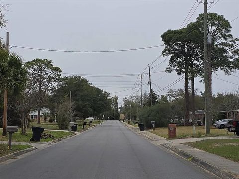 Tiny photo for 7200 Tippin Avenue, Other Florida, FL 32504 (MLS # 398132)