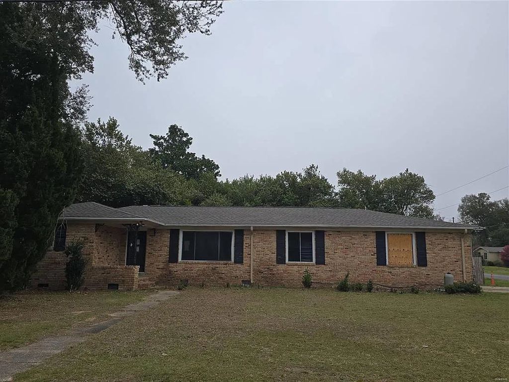 Photo of 7200 Tippin Avenue, Other Florida, FL 32504 (MLS # 398132)