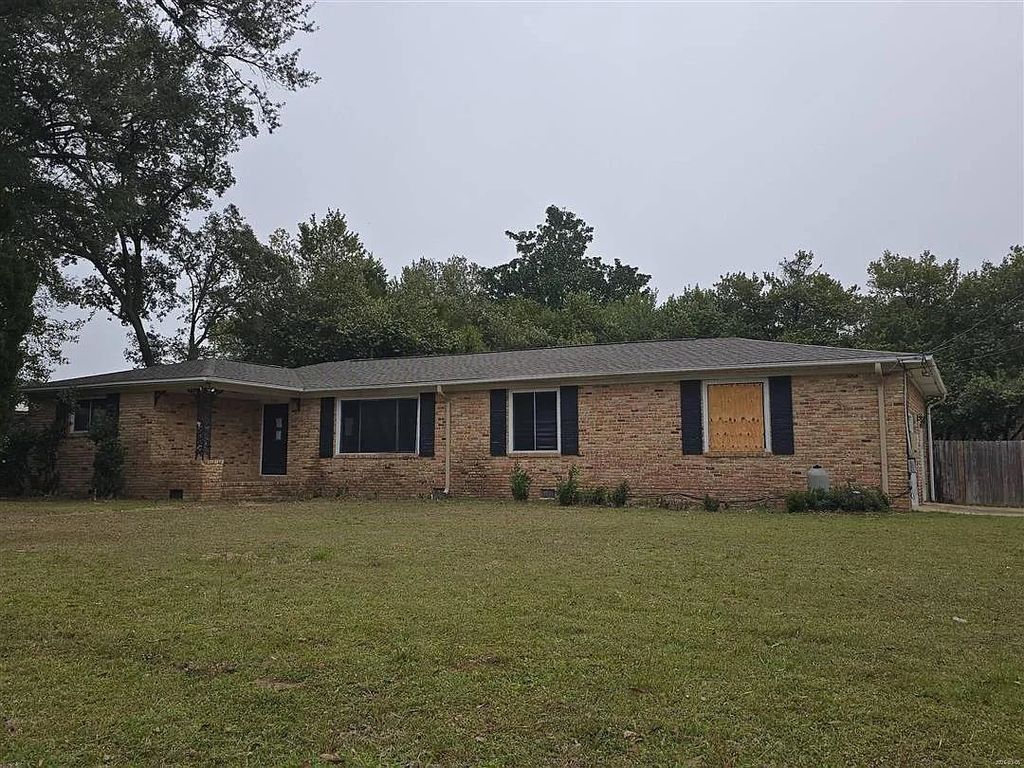 Photo of 7200 Tippin Avenue, Other Florida, FL 32504 (MLS # 398132)