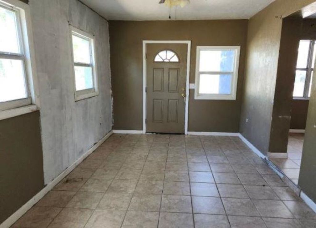 Photo of 1228 SE 19Th Street, Gainesville, FL 32641 (MLS # 392022)