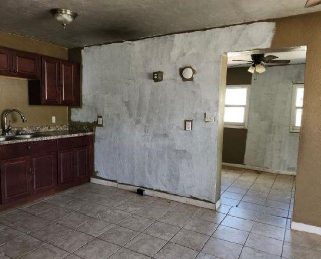 Photo of 1228 SE 19Th Street, Gainesville, FL 32641 (MLS # 392022)