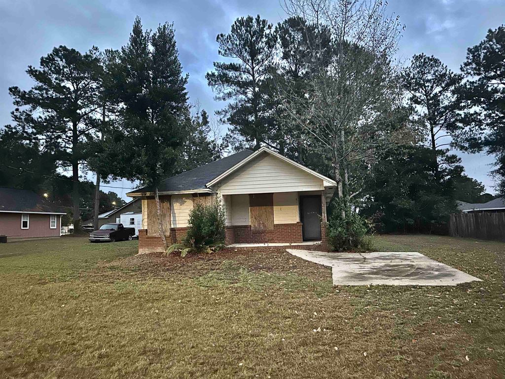 Photo of 81 KNIGHT Road, Midway, FL 32343 (MLS # 391876)