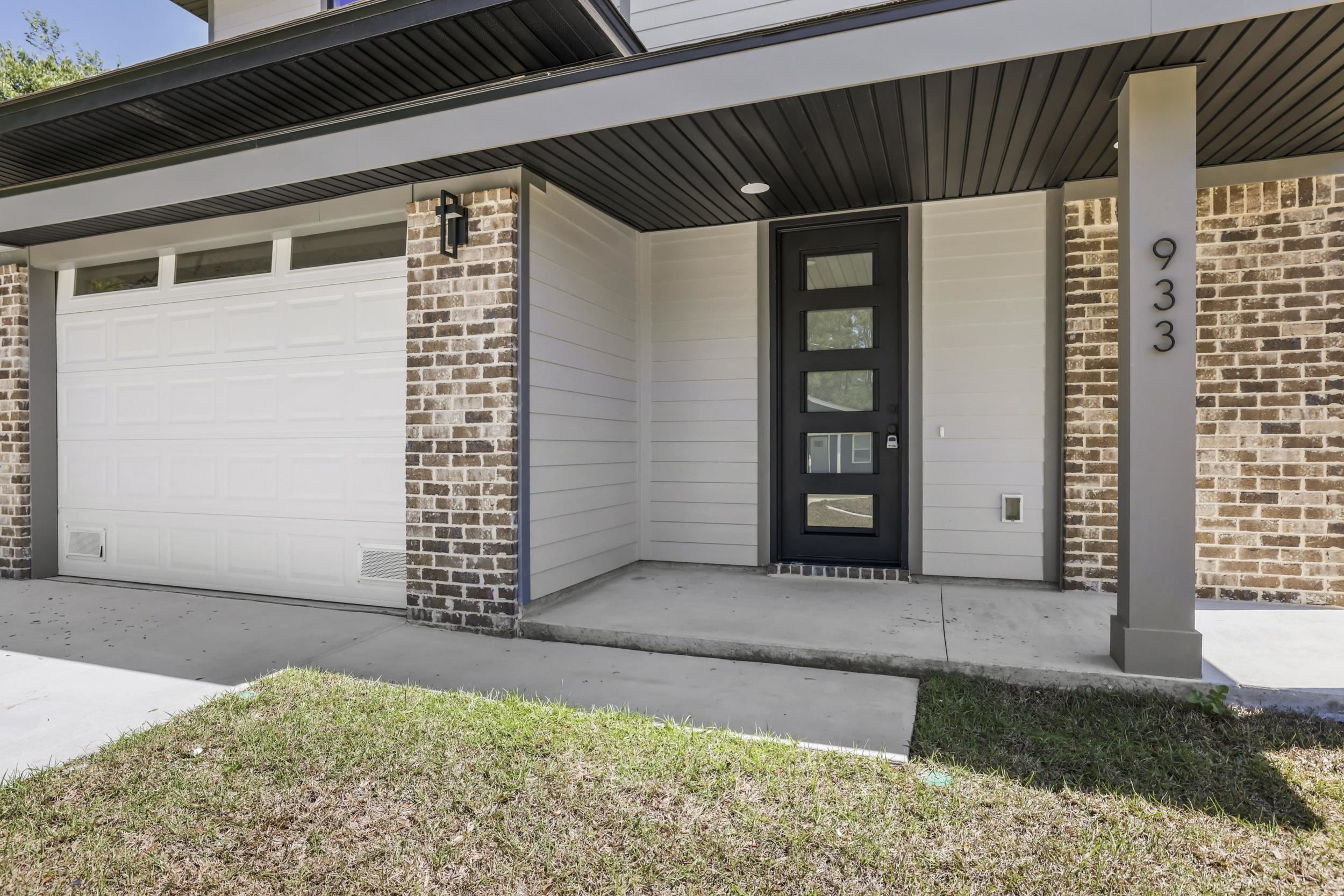 933 Cap Tram Road