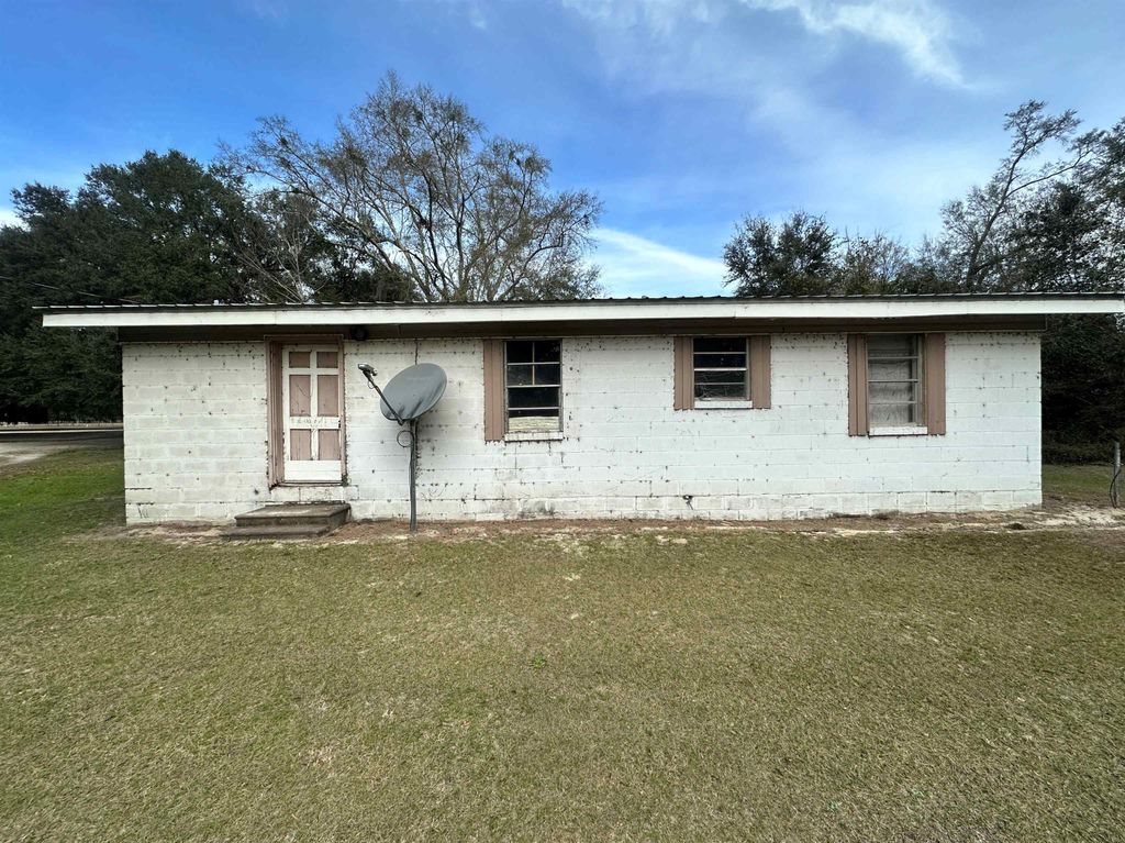 Photo of 5690 Sunlight Road, Malone, FL 32445 (MLS # 396054)