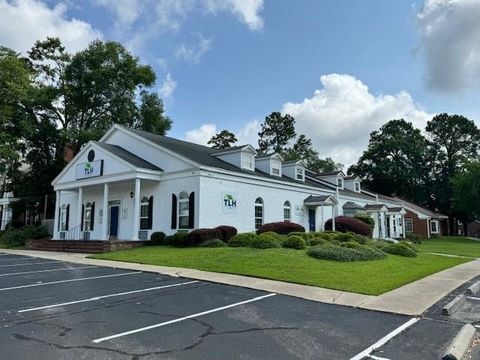 Photo of 1909 NE Capital Circle #100 & 200, Tallahassee, FL 32308 (MLS # 394921)