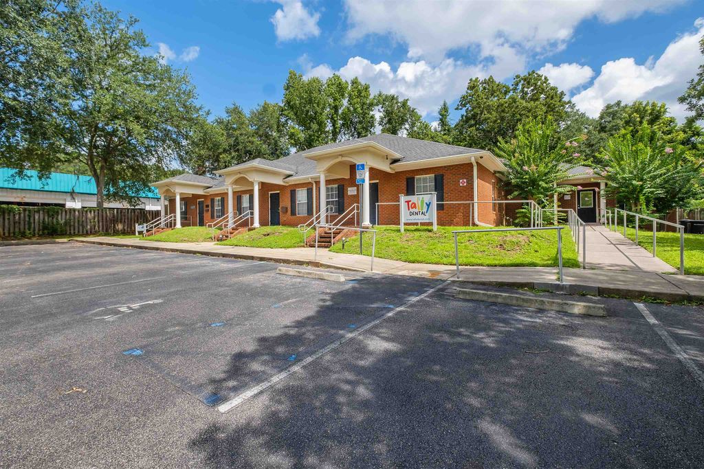 Photo of 2418 Millcreek Lane #3, Tallahassee, FL 32308 (MLS # 388869)