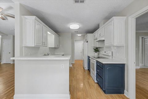 Tiny photo for 3044 CLOUDLAND Drive, Tallahassee, FL 32312 (MLS # 398158)