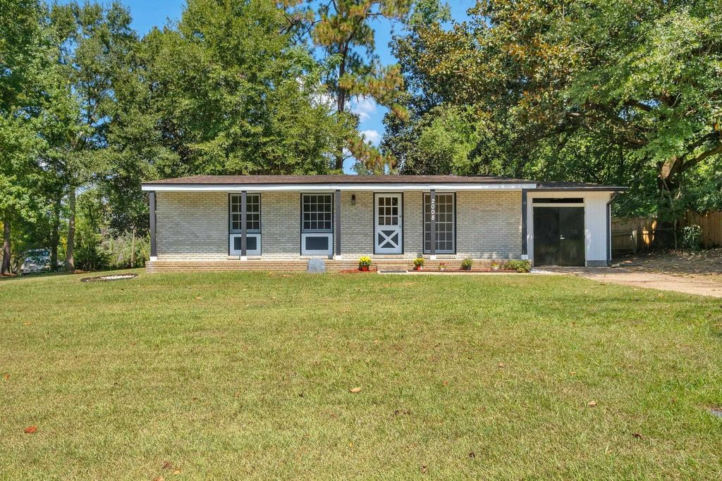 Photo of 2008 Scenic Road, Tallahassee, FL 32303 (MLS # 393740)