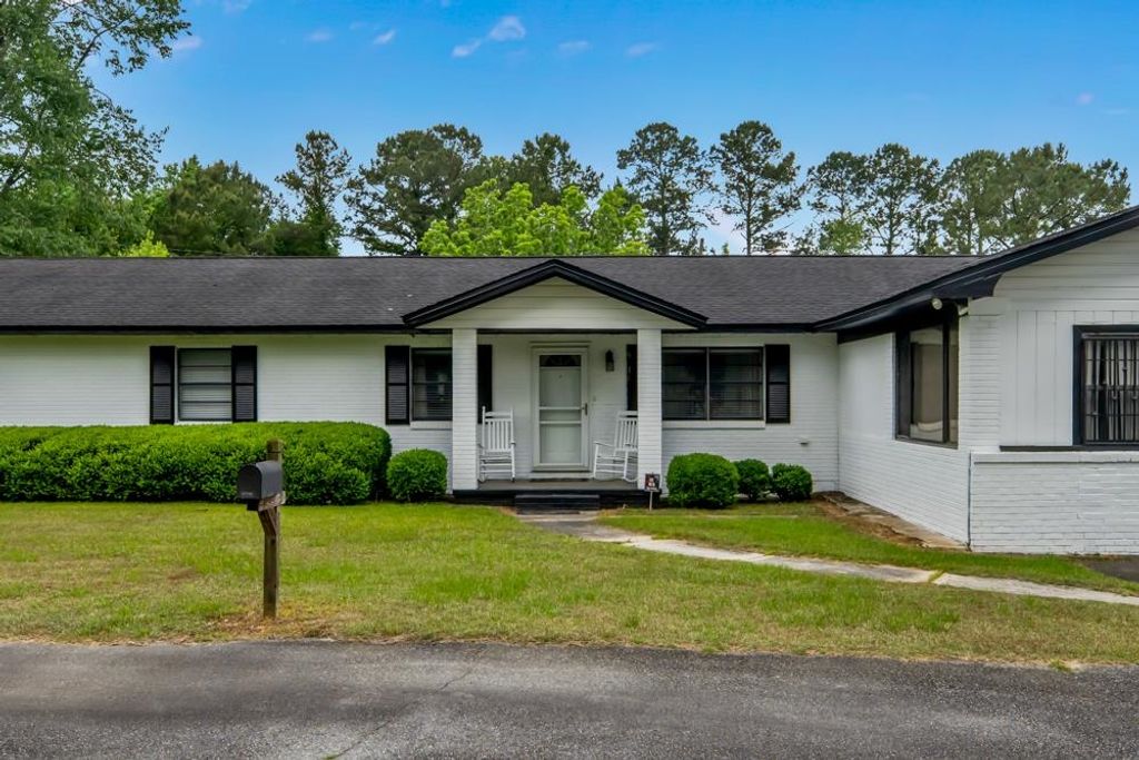 Photo of 9778 Florida-Georgia Highway, Havana, FL 32333 (MLS # 393235)