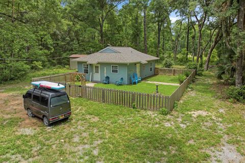 Tiny photo for 30 Keerns Road, Crawfordville, FL 32327 (MLS # 401749)
