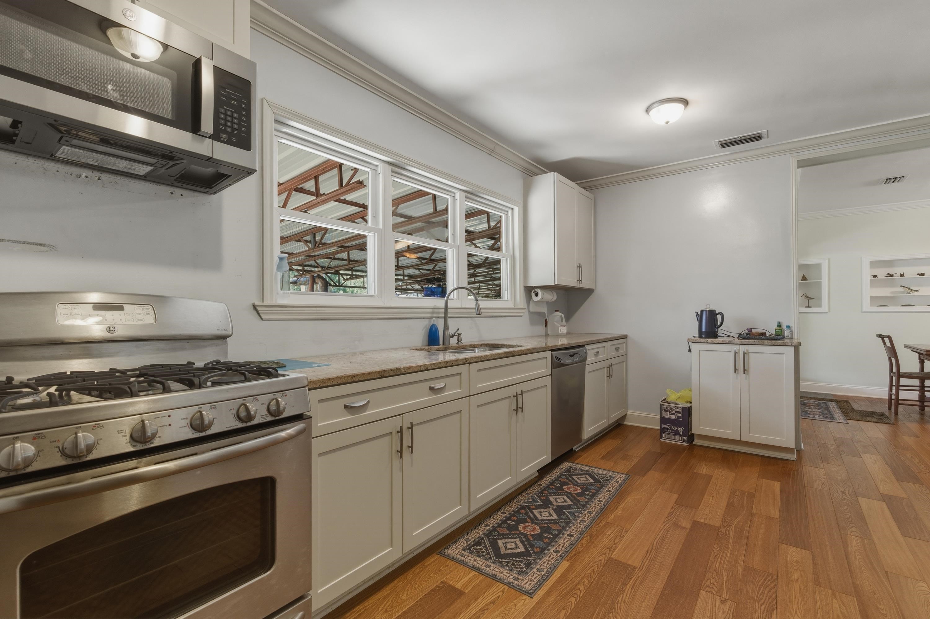 575 W MADISON Street