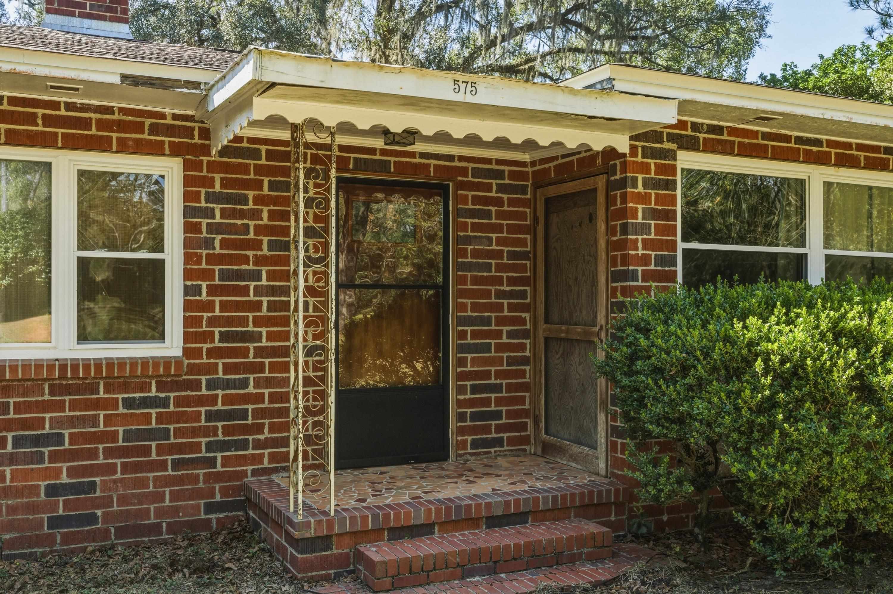 575 W MADISON Street