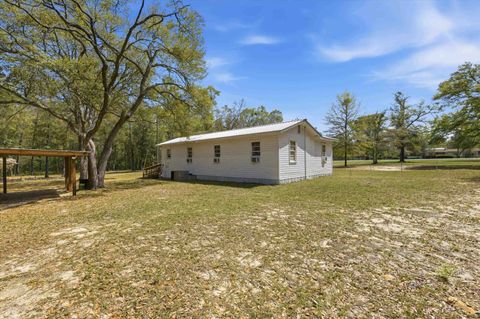 Tiny photo for 3554 Bristol Highway, Quincy, FL 32351 (MLS # 399121)