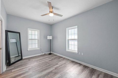 Tiny photo for 802 Old Bainbridge Road, Tallahassee, FL 32303 (MLS # 387928)