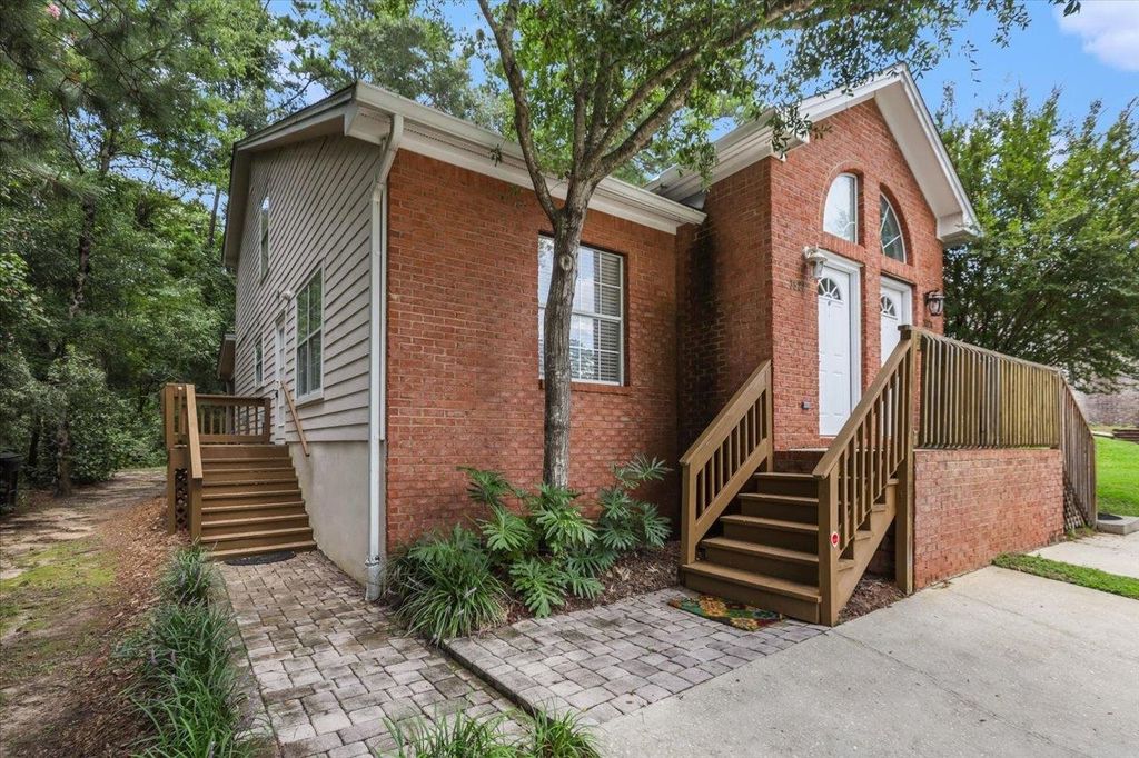 Photo of 3522 Chatelaine Court, Tallahassee, FL 32308 (MLS # 390000)