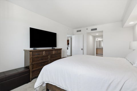 Tiny photo for 300 S DUVAL Street #1607, Tallahassee, FL 32301 (MLS # 401477)