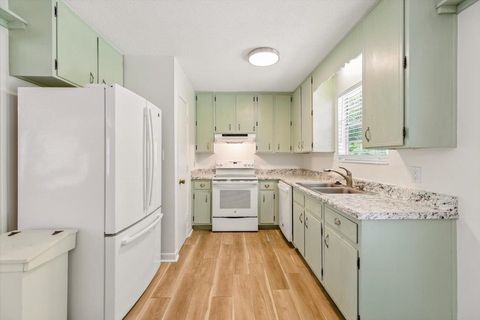 Tiny photo for 2752 Raintree Circle, Tallahassee, FL 32308 (MLS # 395331)