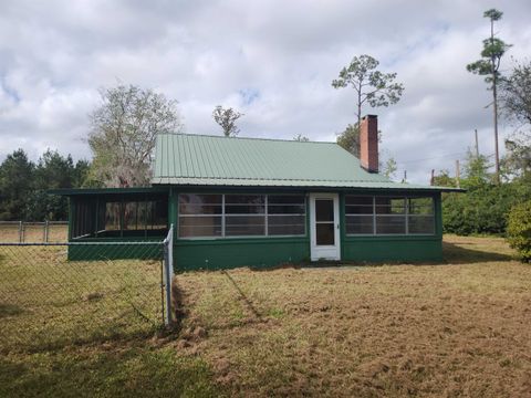 A home in Blountstown