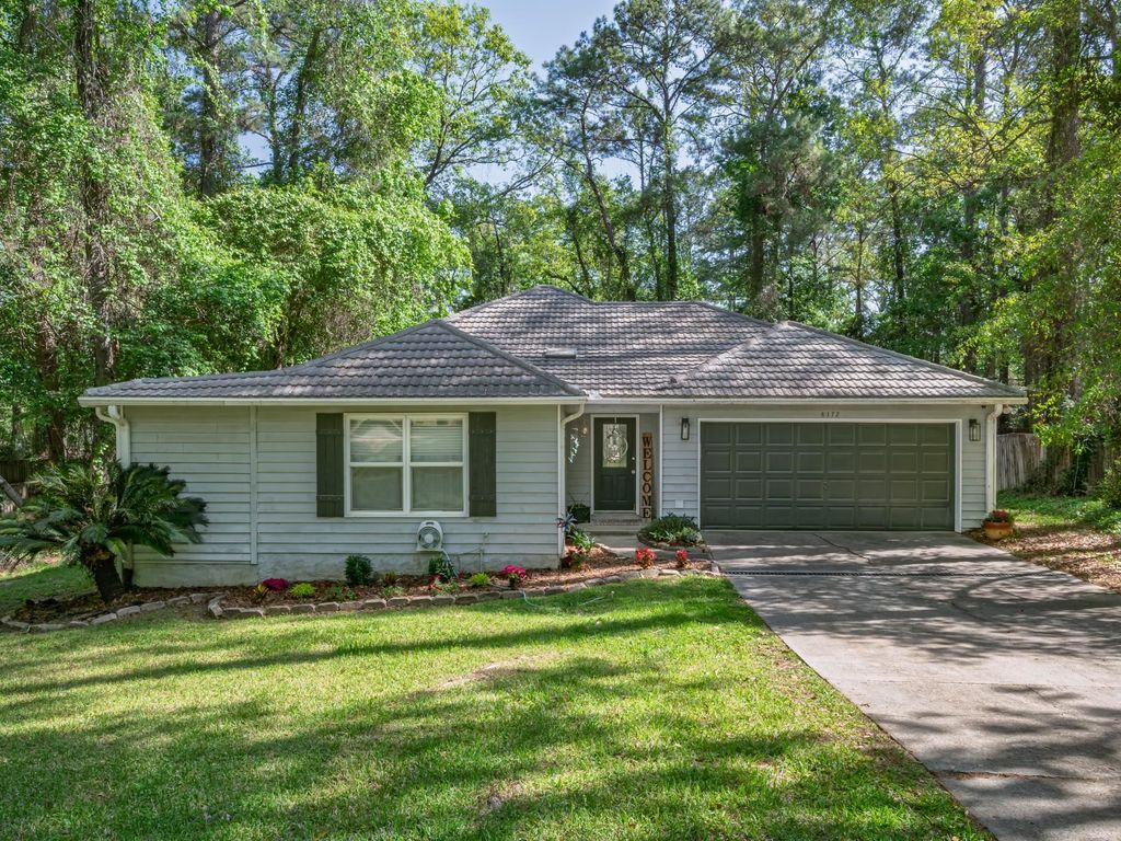 Photo of 8372 Chickasaw Trail, Tallahassee, FL 32312 (MLS # 397770)