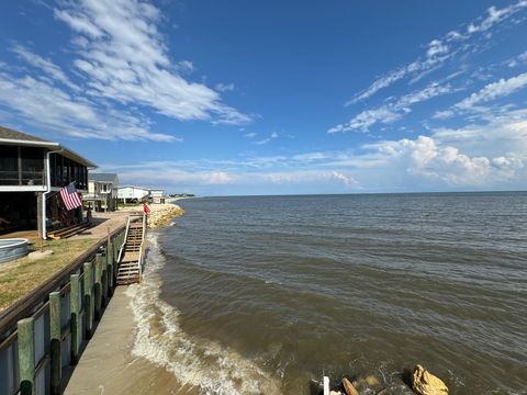 A home in ALLIGATOR POINT