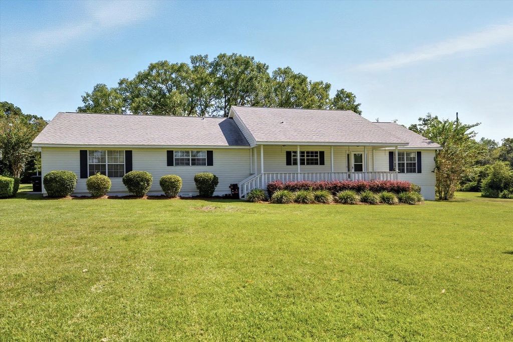 Photo of 10571 N Valentine Rd, Tallahassee, FL 32317 (MLS # 390933)