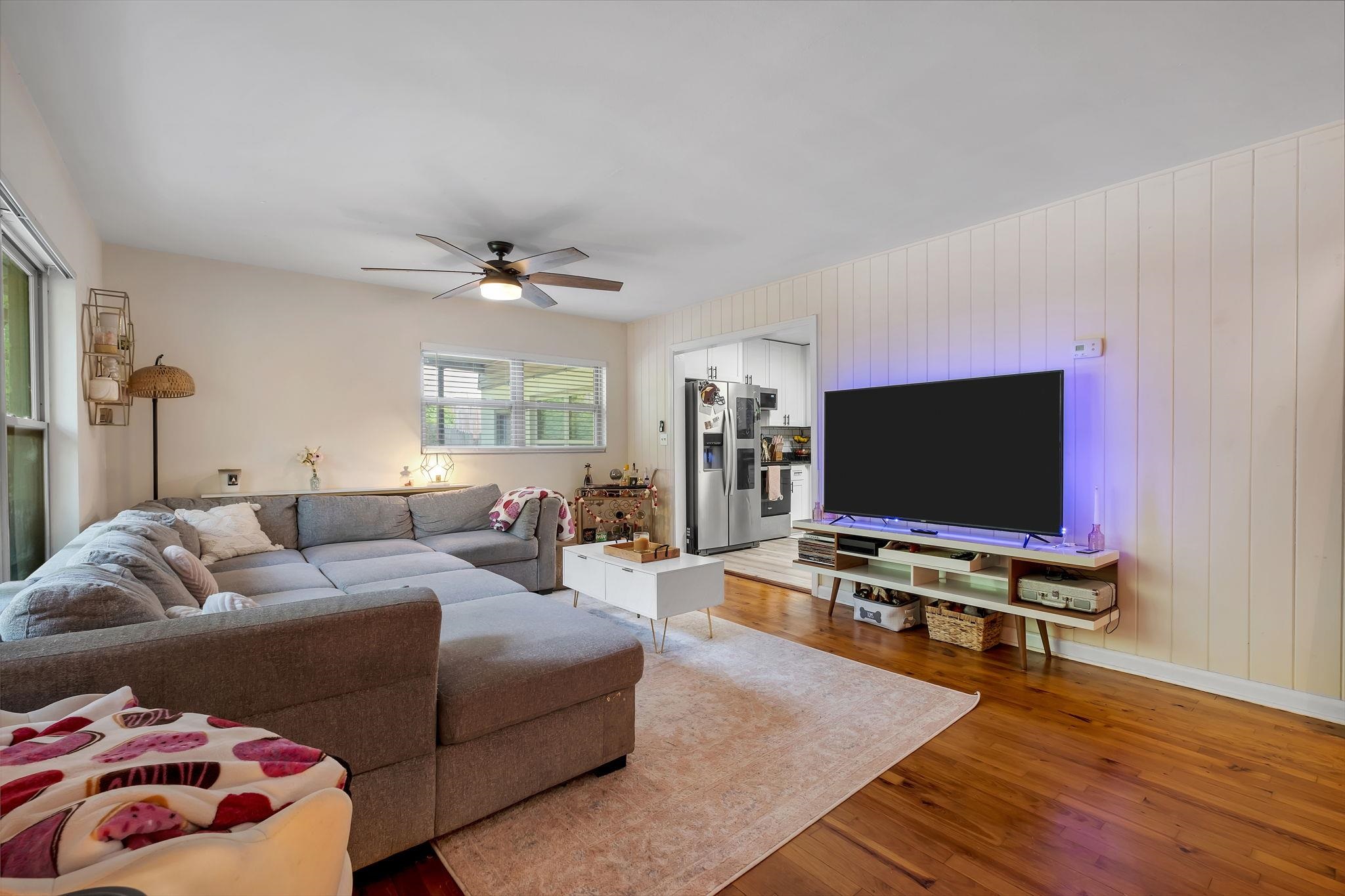 2109 High Road