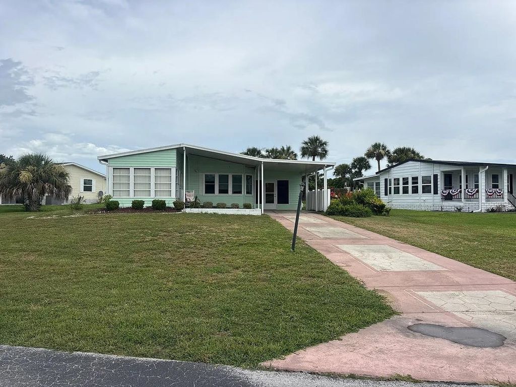 Photo of 16667 SE 96th Court, Other Florida, FL 34491 (MLS # 402259)