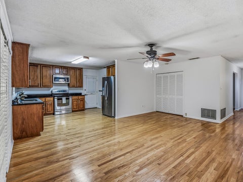 Tiny photo for 1633 Hedgefield Court, Tallahassee, FL 32308 (MLS # 402434)