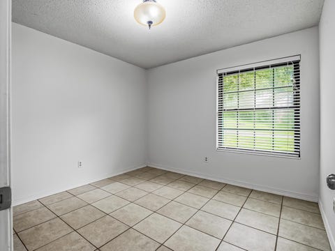 Tiny photo for 1633 Hedgefield Court, Tallahassee, FL 32308 (MLS # 402434)