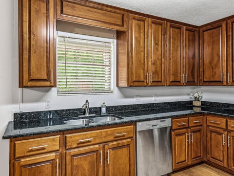 Tiny photo for 1633 Hedgefield Court, Tallahassee, FL 32308 (MLS # 402434)