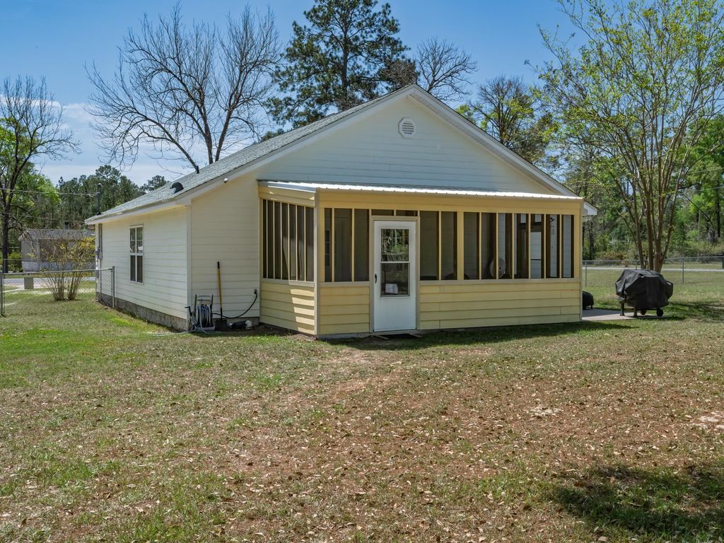 Photo of 70 JASON Street, Crawfordville, FL 32327 (MLS # 398577)