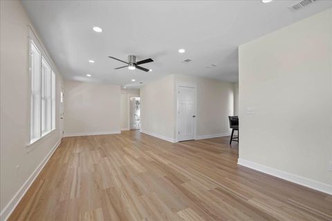 Tiny photo for 1602 Carruthers Street, Tallahassee, FL 32308 (MLS # 386139)