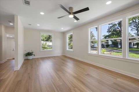 Tiny photo for 1602 Carruthers Street, Tallahassee, FL 32308 (MLS # 386139)