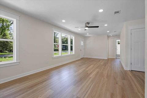 Tiny photo for 1602 Carruthers Street, Tallahassee, FL 32308 (MLS # 386139)