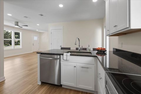 Tiny photo for 1602 Carruthers Street, Tallahassee, FL 32308 (MLS # 386139)