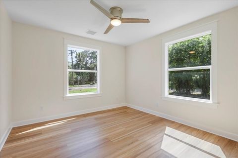 Tiny photo for 1602 Carruthers Street, Tallahassee, FL 32308 (MLS # 386139)