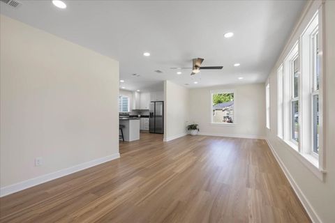 Tiny photo for 1602 Carruthers Street, Tallahassee, FL 32308 (MLS # 386139)