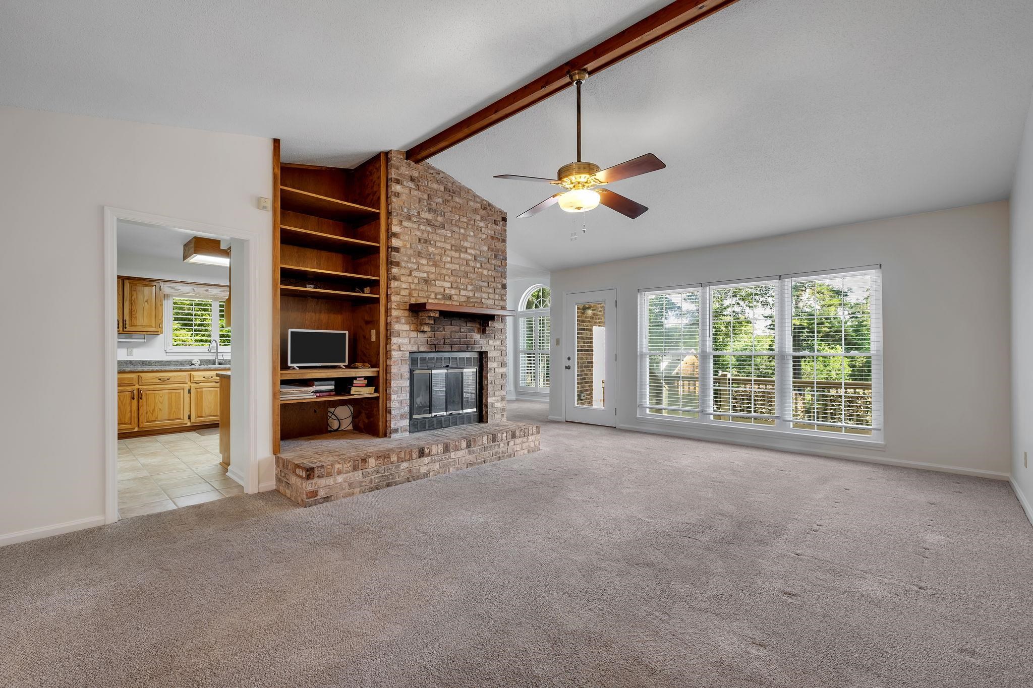 142 Lake Laurie Circle