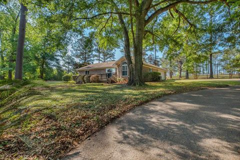 Tiny photo for 142 Lake Laurie Circle, Quincy, FL 32352 (MLS # 399351)