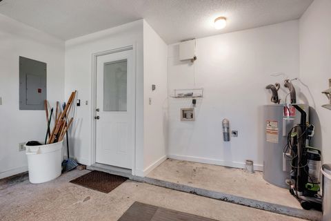 Tiny photo for 142 Lake Laurie Circle, Quincy, FL 32352 (MLS # 399351)