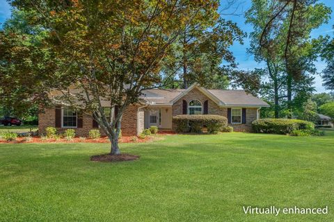 Photo of 142 Lake Laurie Circle, Quincy, FL 32352 (MLS # 399351)