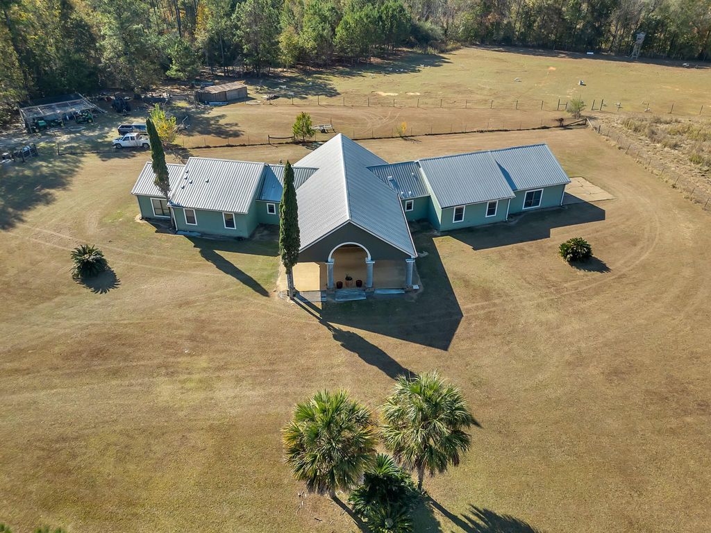 Photo of 8701 Salem Road, Quincy, FL 32352 (MLS # 393555)