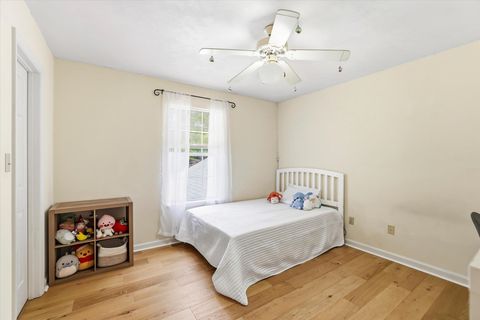 Tiny photo for 916 HILL ROOST Road, Tallahassee, FL 32312 (MLS # 399866)