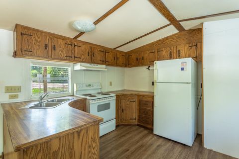 Tiny photo for 625 Maple Street, Alligator Point, FL 32346 (MLS # 401963)