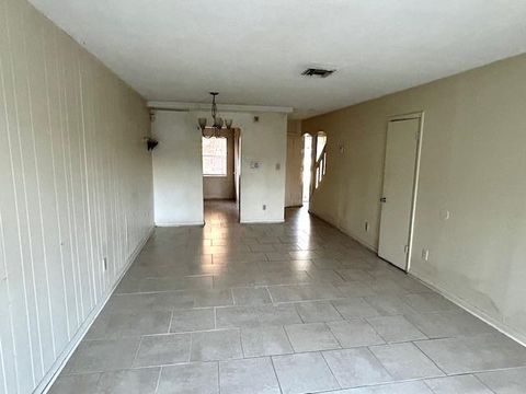 Tiny photo for 2325-102 W Pensacola Street Street #102, Tallahassee, FL 32304 (MLS # 391587)