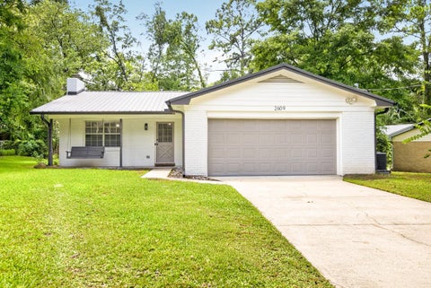 Tiny photo for 2609 Vassar Road, Tallahassee, FL 32309 (MLS # 402651)