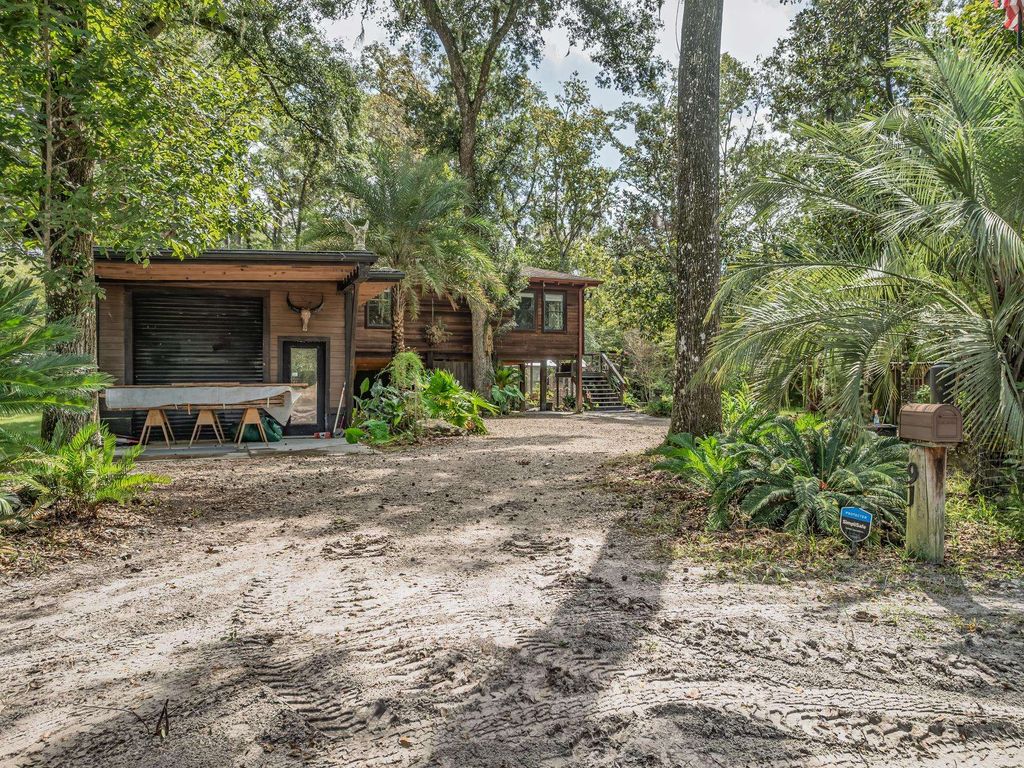 Photo of 91 St Marks Rise Road, Crawfordville, FL 32327 (MLS # 399181)