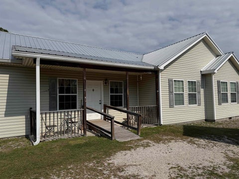 Tiny photo for 1825 Beacon Street, Carrabelle, FL 32322 (MLS # 401940)
