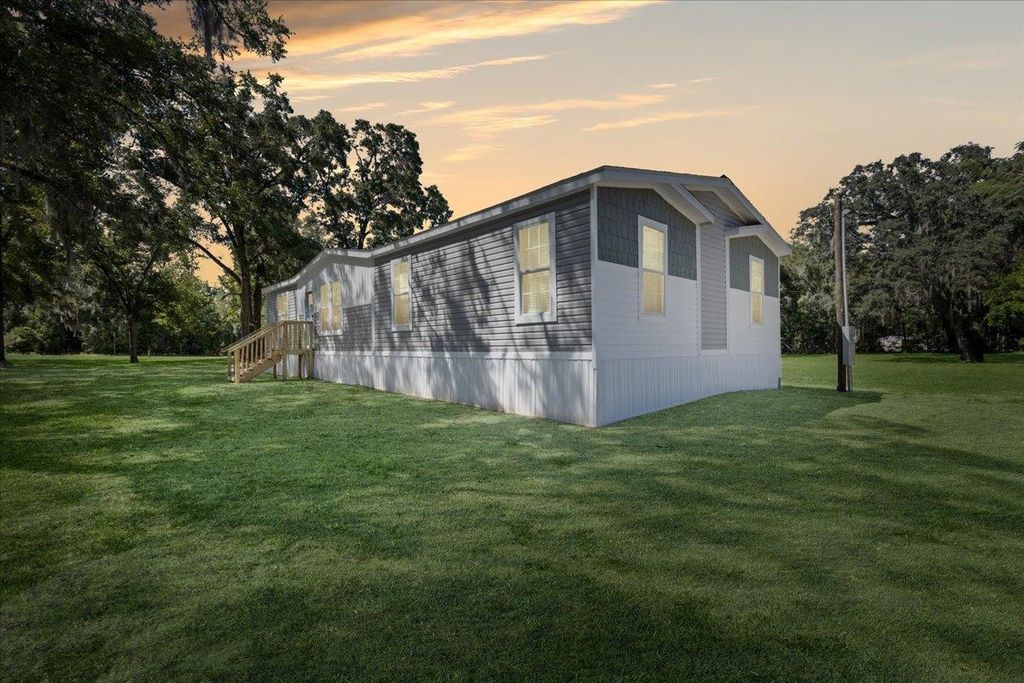 Photo of 27441 37th Road, Branford, FL 32008 (MLS # 394902)